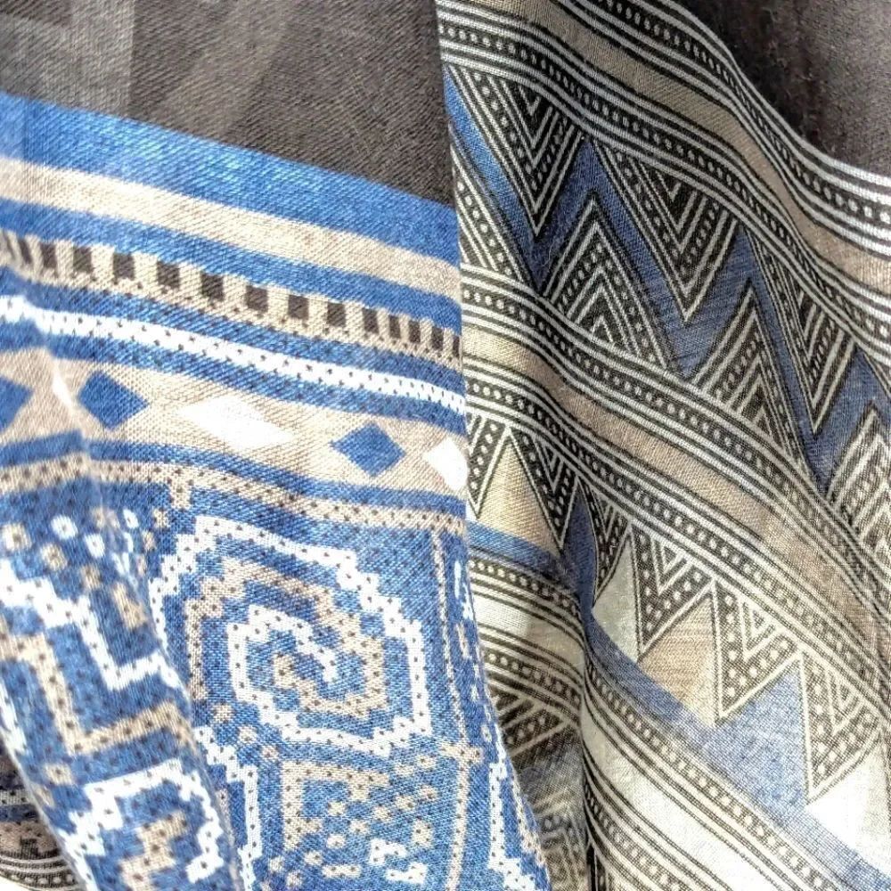 Geometric Print Sheer Infinity Scarf - Picture 11 of 14